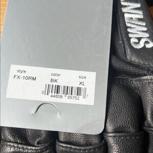 Elegant Black Leather Gloves by Swany
